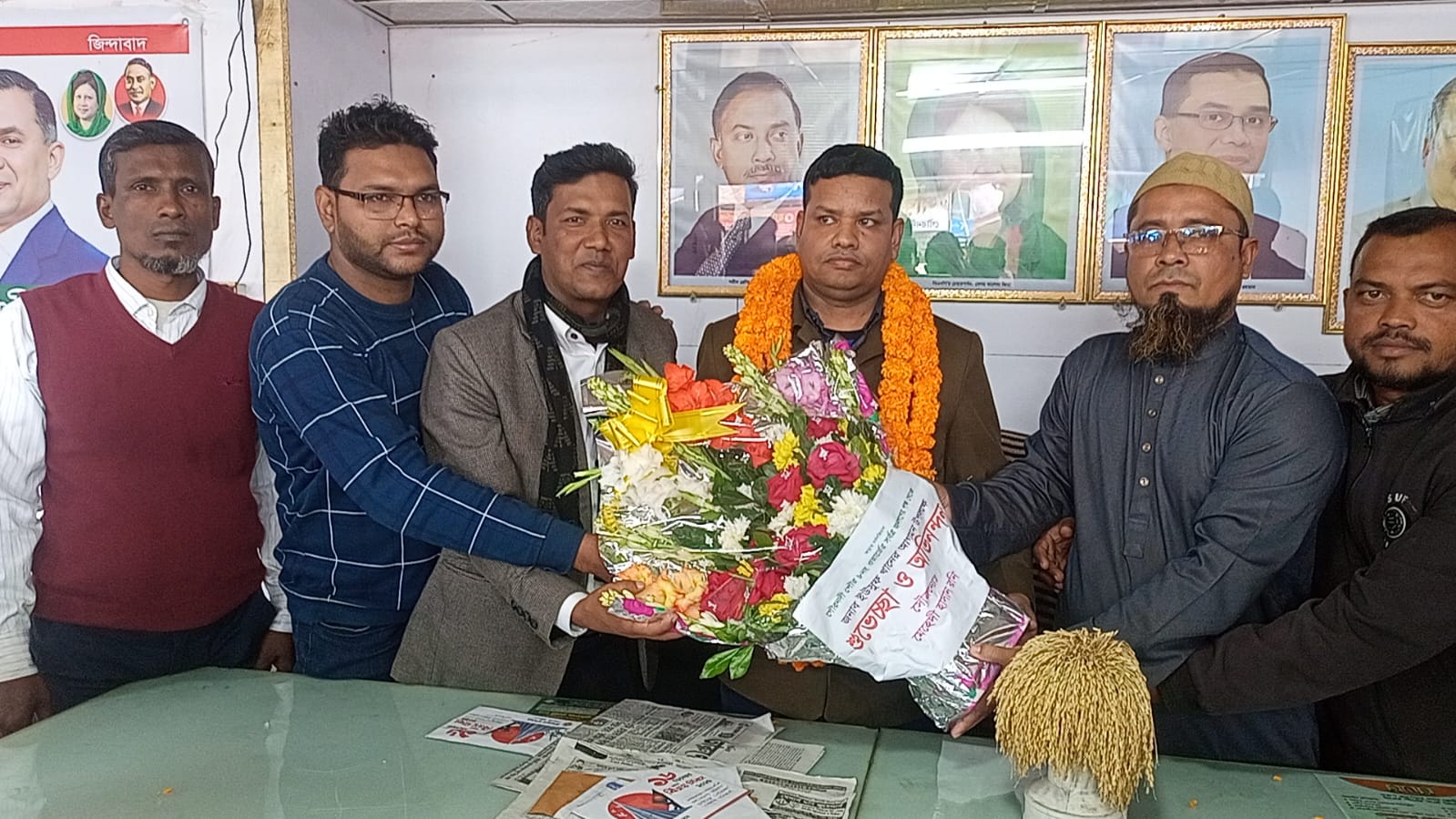 ১৭ বছর পর দেশে ফিরলেন কুয়েত প্রবাসী যুবদল নেতা মোঃ ইউনুস খান ফুলেল শুভেচ্ছা ও উষ্ণ সংবর্ধনায় বরণ