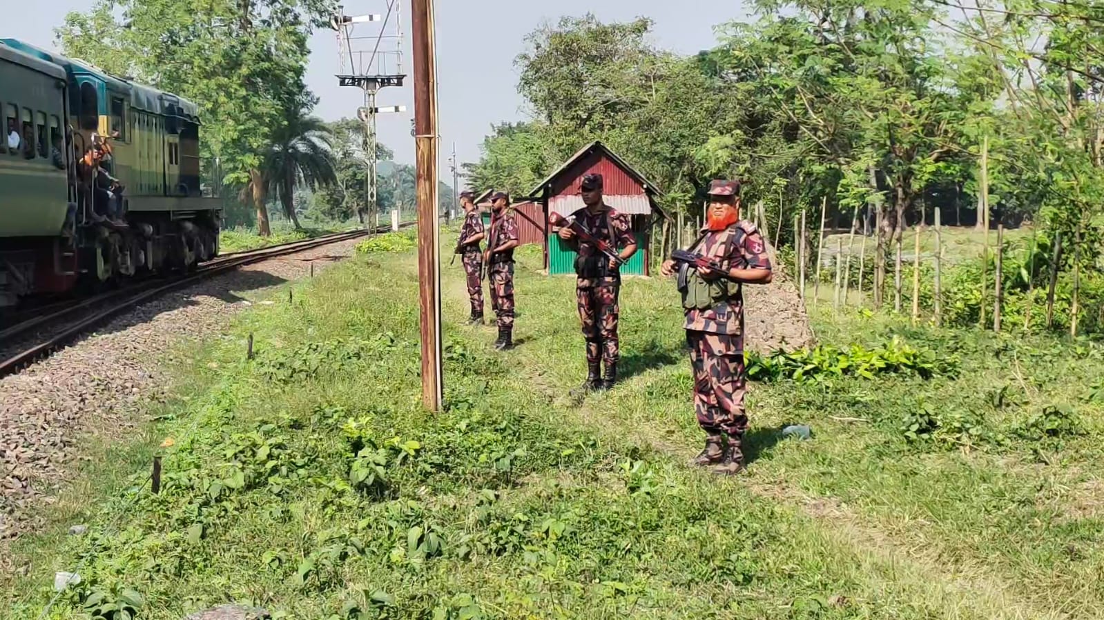 হিলি সীমান্তে জ্বালানি তেল পাচার রোধে বিজিবির টহল জোরদার